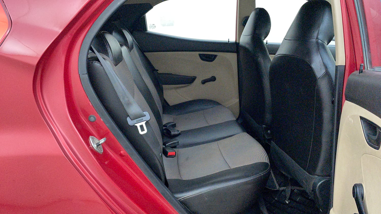 Used 2016 Hyundai Eon Magna + Petrol Manual interior RIGHT SIDE REAR DOOR CABIN VIEW
