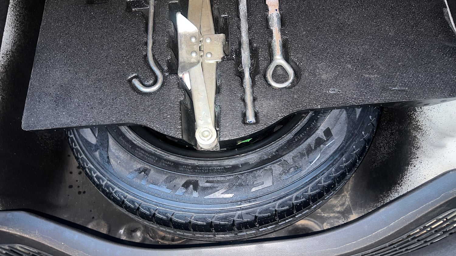 Used 2015 Honda Jazz V Petrol Petrol Manual tyres SPARE TYRE VIEW