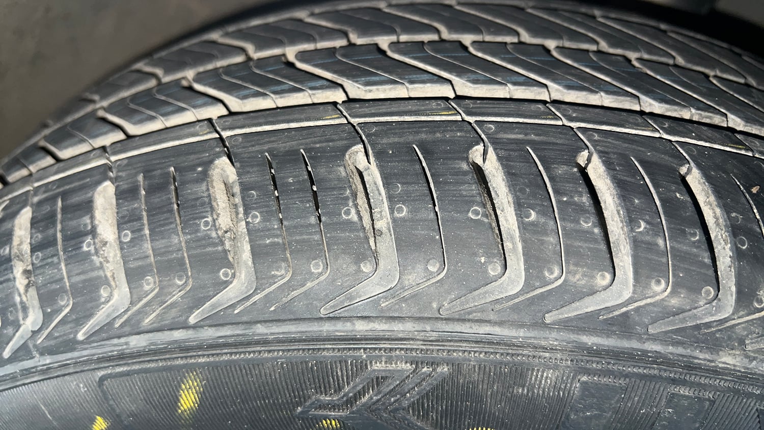 Used 2020 Tata Tiago XZ Plus Petrol Manual tyres RIGHT FRONT TYRE TREAD VIEW