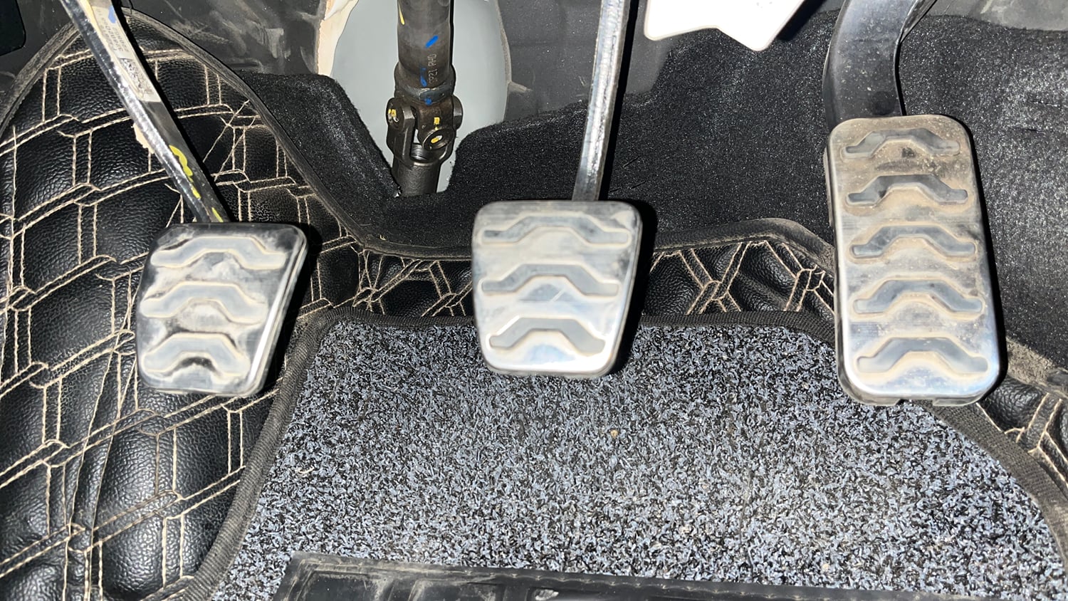 Used 2022 Kia Seltos GTX Plus 1.4 Petrol Manual interior PEDALS VIEW