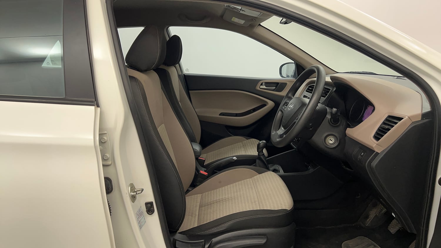 Used 2018 Hyundai Elite i20 Asta 1.2 Petrol Manual interior RIGHT SIDE FRONT DOOR CABIN VIEW
