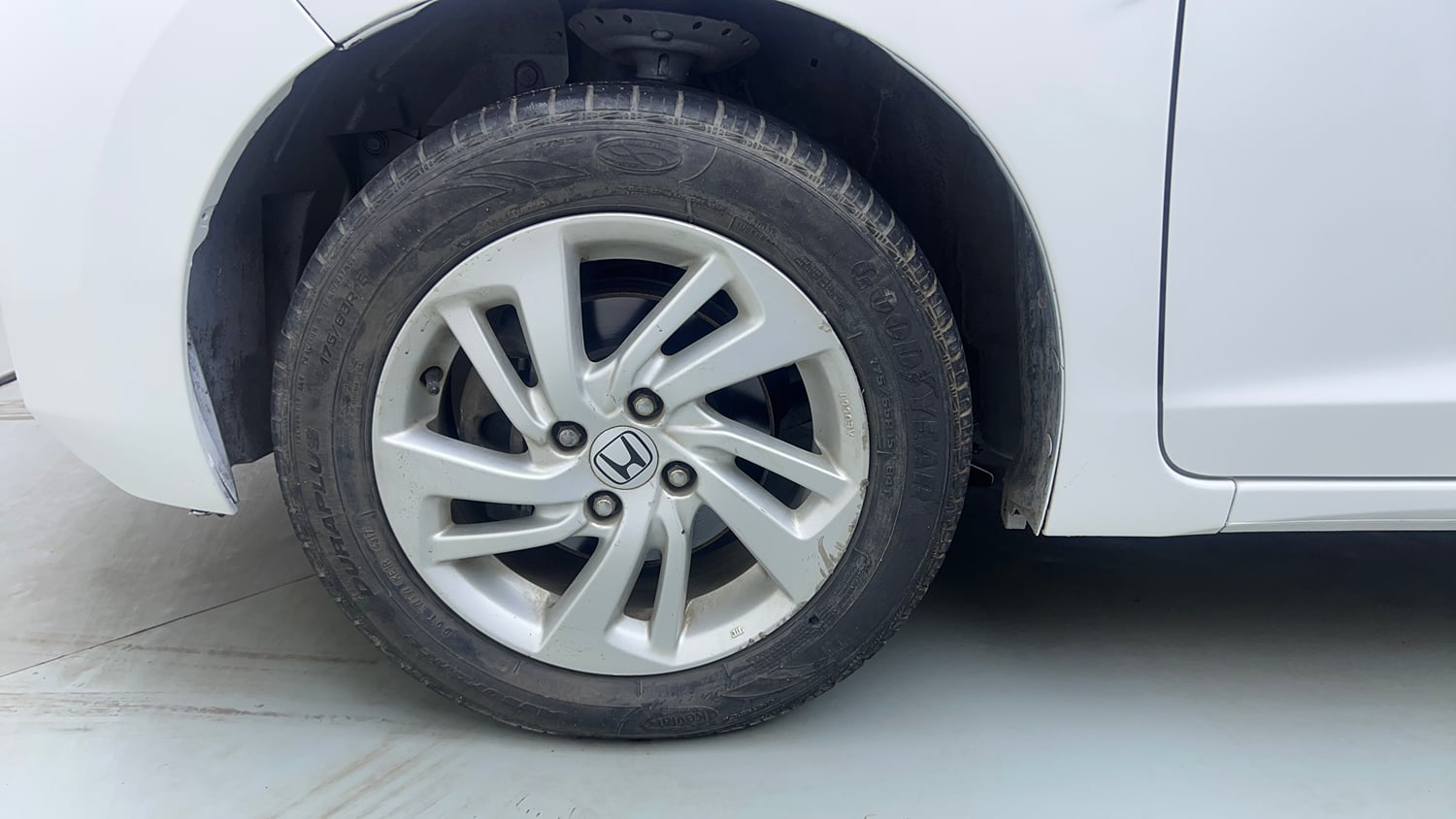 Used 2015 Honda Jazz V Petrol Petrol Manual tyres LEFT FRONT TYRE RIM VIEW