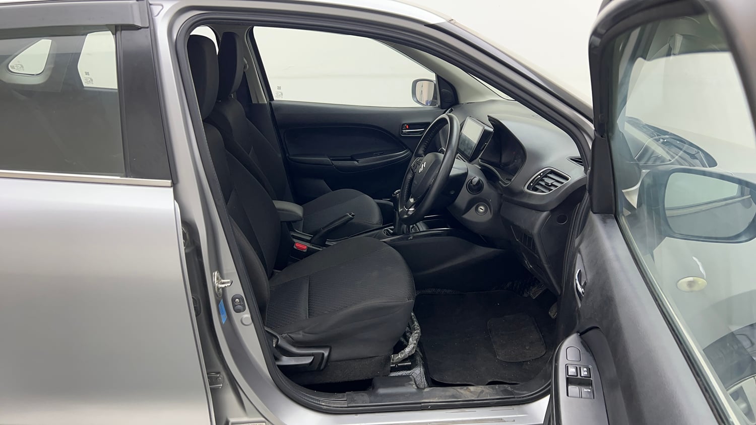 Used 2021 Maruti Suzuki Baleno Sigma Petrol Manual interior RIGHT SIDE FRONT DOOR CABIN VIEW