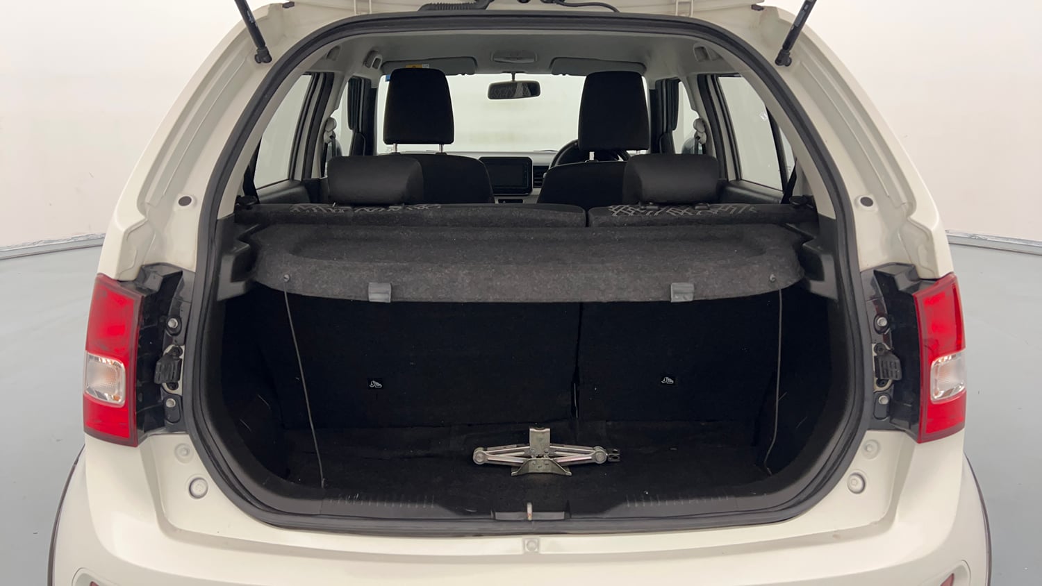 Used 2023 Maruti Suzuki Ignis Zeta 1.2 MT Petrol Manual interior DICKY INSIDE VIEW