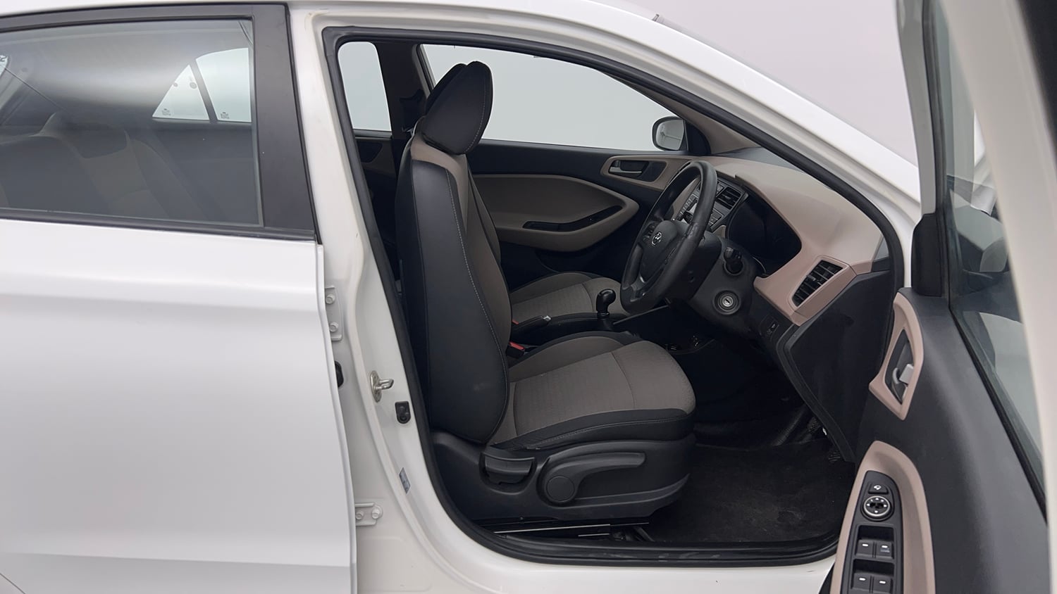 Used 2018 Hyundai Elite i20 Asta 1.2 Petrol Manual interior RIGHT SIDE FRONT DOOR CABIN VIEW