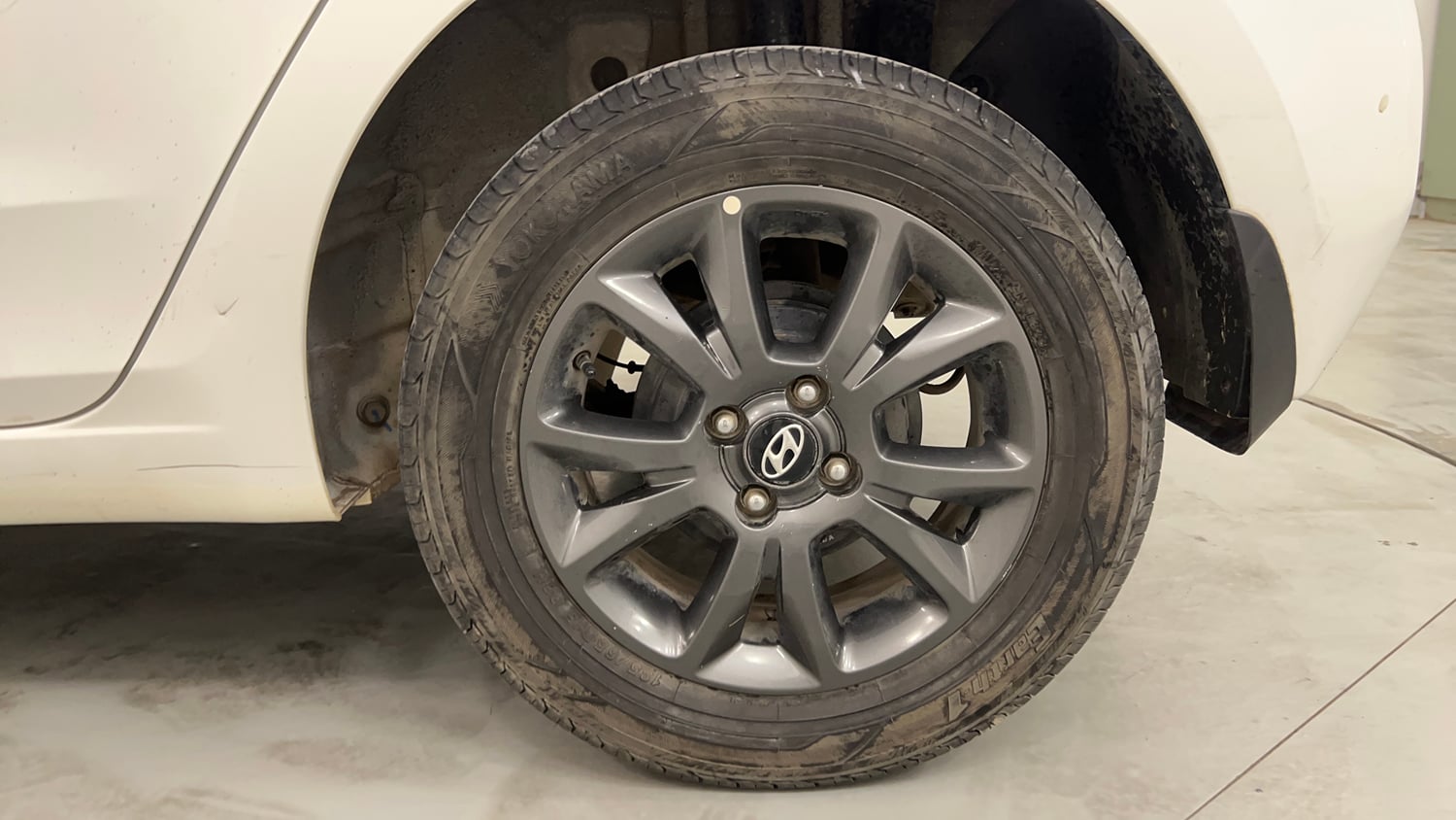 Used 2018 Hyundai Elite i20 Asta 1.2 Petrol Manual tyres LEFT REAR TYRE RIM VIEW