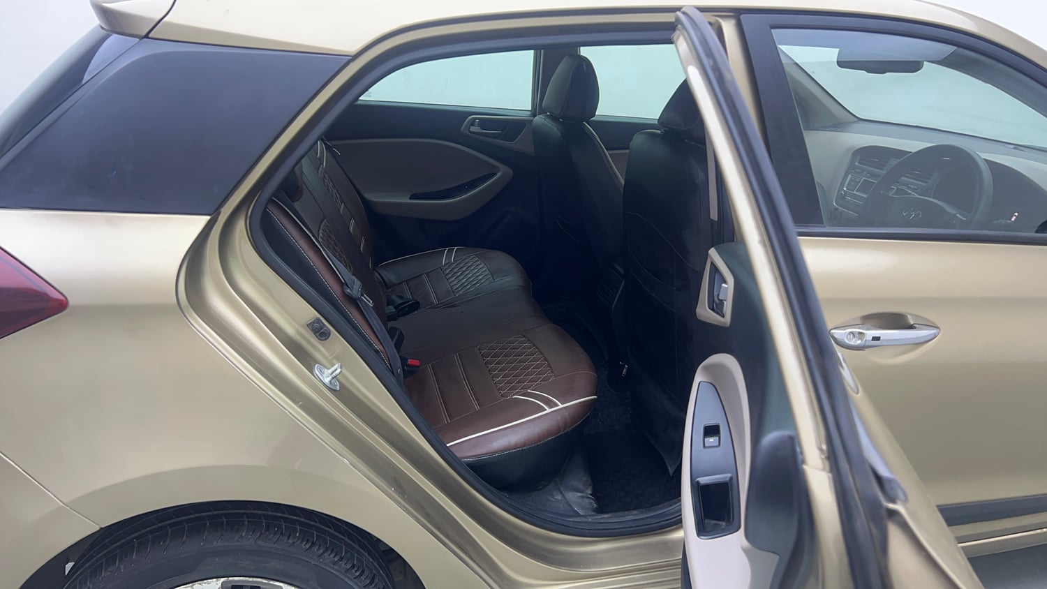 Used 2015 Hyundai Elite i20 Asta 1.2 Petrol Manual interior RIGHT SIDE REAR DOOR CABIN VIEW