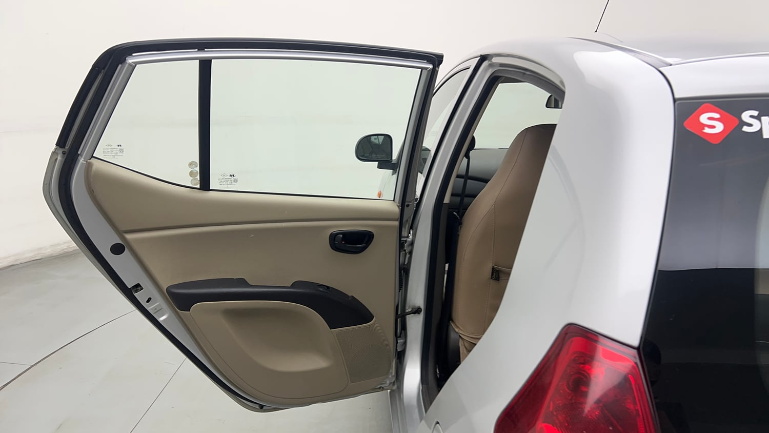 Used 2013 Hyundai i10 Magna 1.1 iRDE2 Petrol Manual interior LEFT REAR DOOR OPEN VIEW