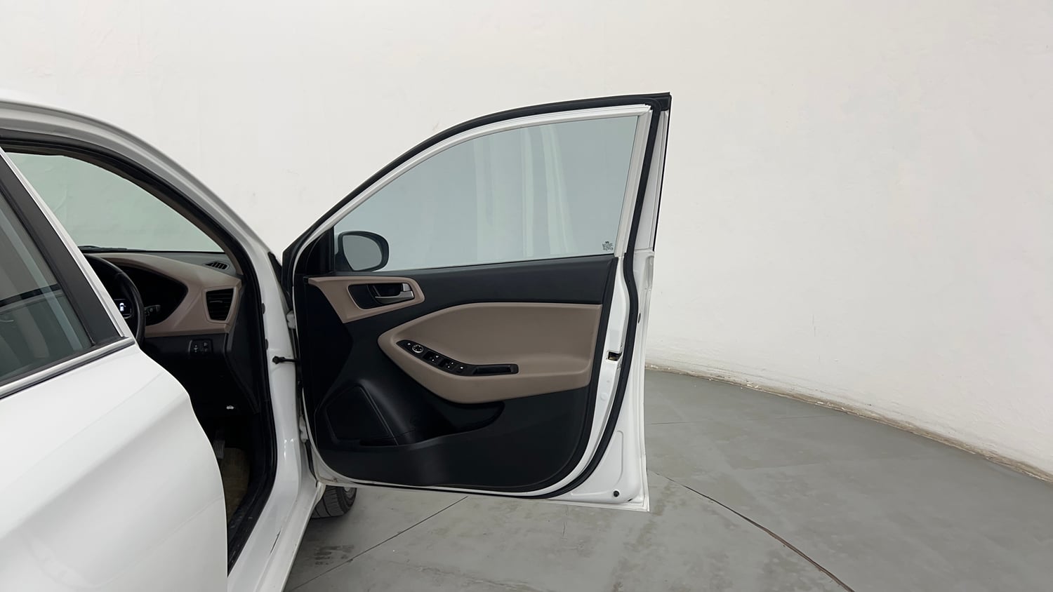 Used 2018 Hyundai Elite i20 Asta 1.2 (O) Petrol Manual interior RIGHT FRONT DOOR OPEN VIEW