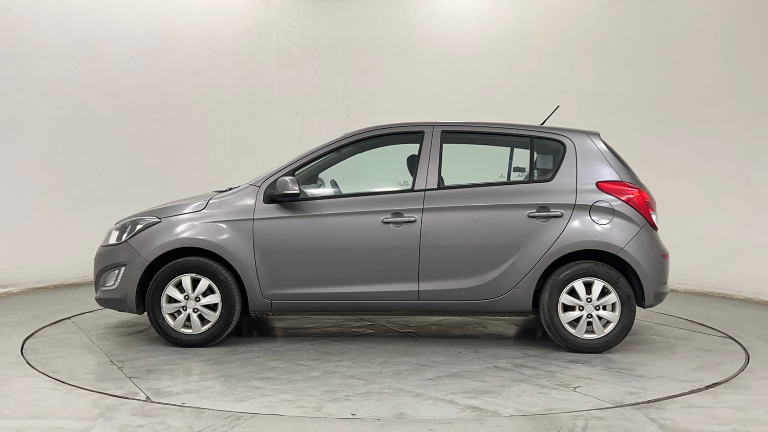 Used 2013 Hyundai i20 Sportz 1.2 Petrol Manual exterior LEFT SIDE VIEW