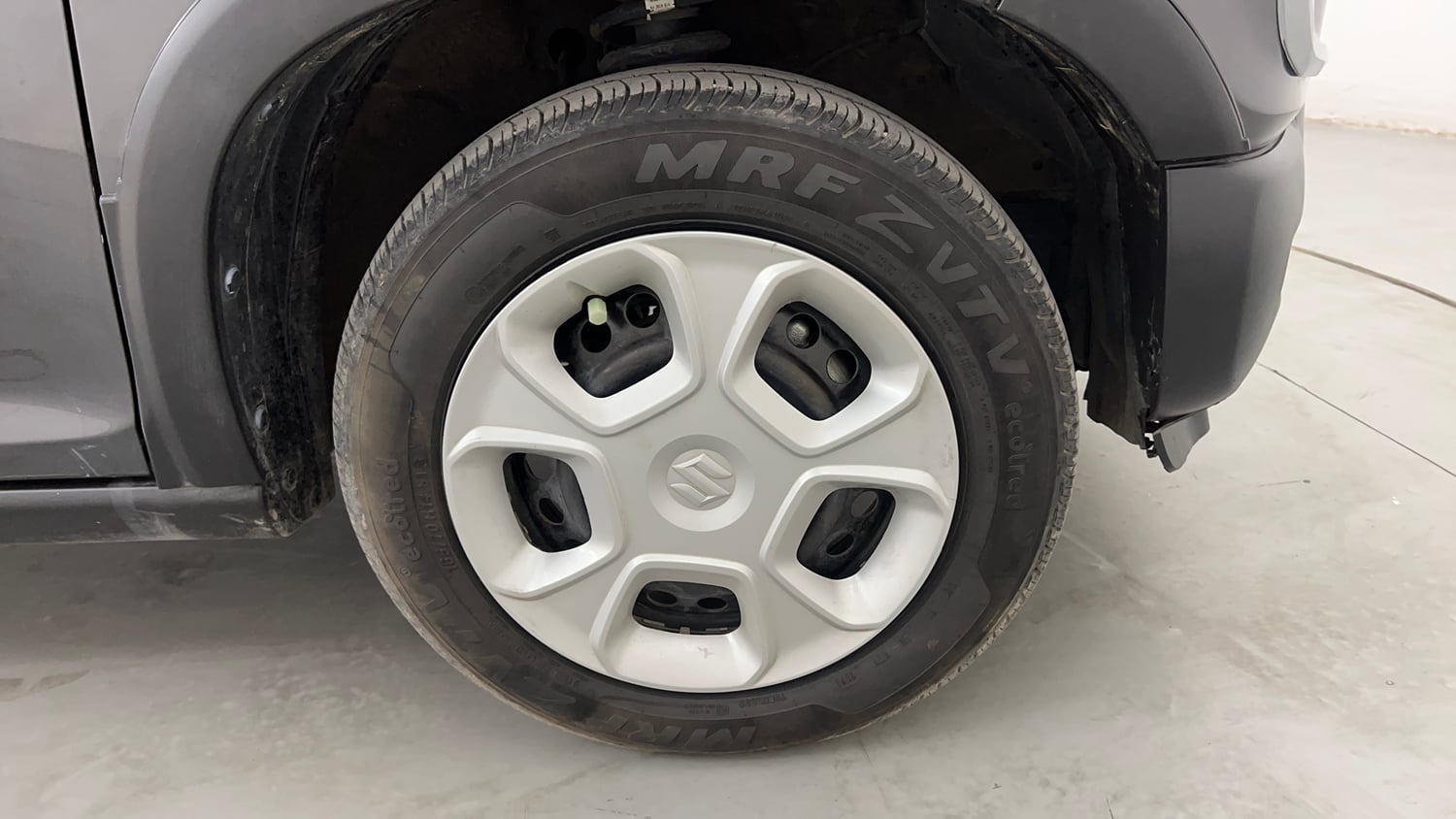 Used 2024 Maruti Suzuki S-Presso Vxi Plus Petrol Manual tyres RIGHT FRONT TYRE RIM VIEW