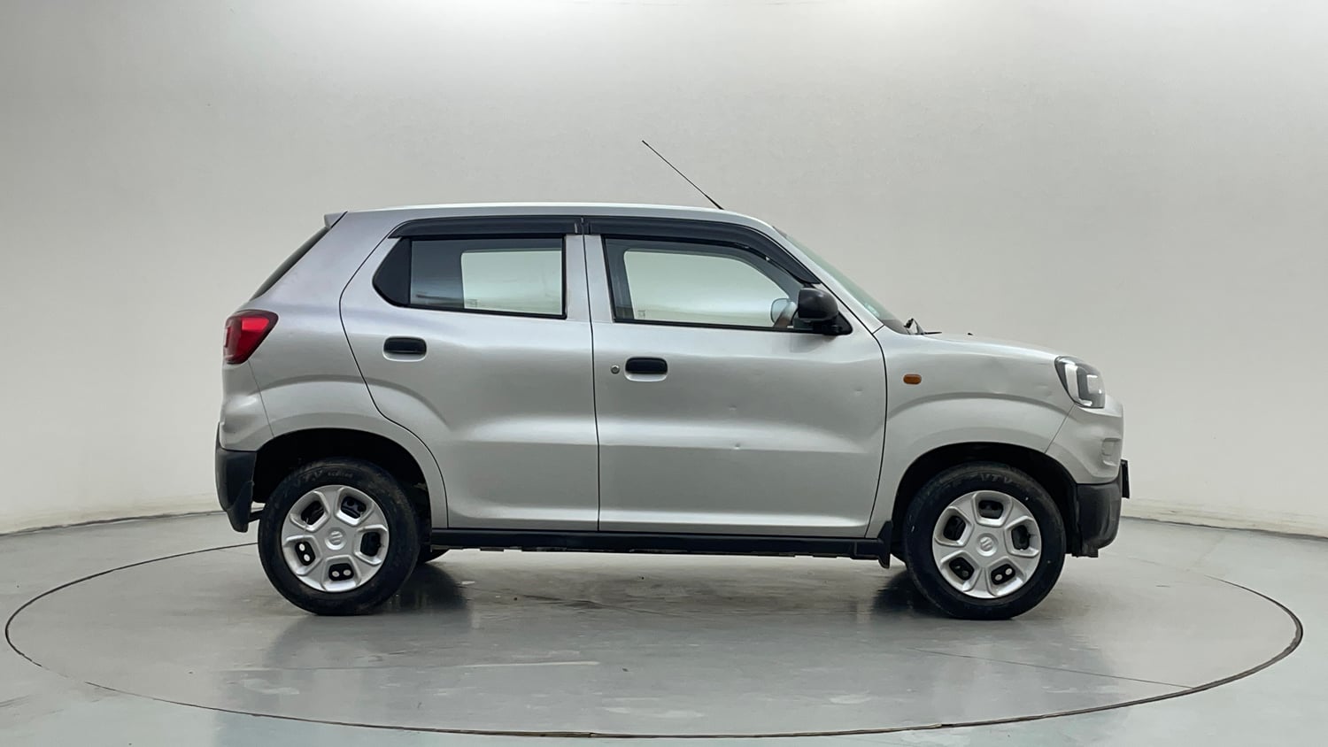 Used 2022 Maruti Suzuki S-Presso VXi (O) AMT Petrol Automatic exterior RIGHT SIDE VIEW