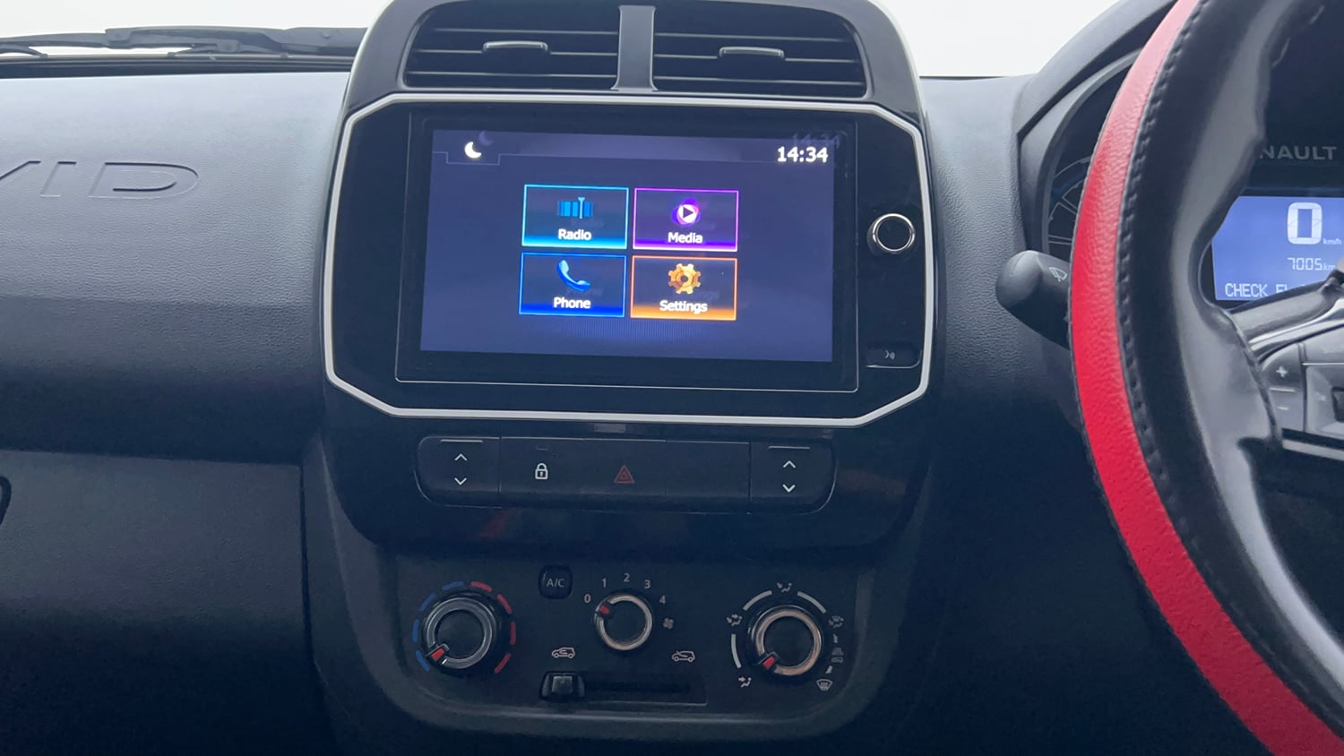 Used 2024 Renault Kwid CLIMBER 1.0 MT Petrol Manual interior MUSIC SYSTEM & AC CONTROL VIEW