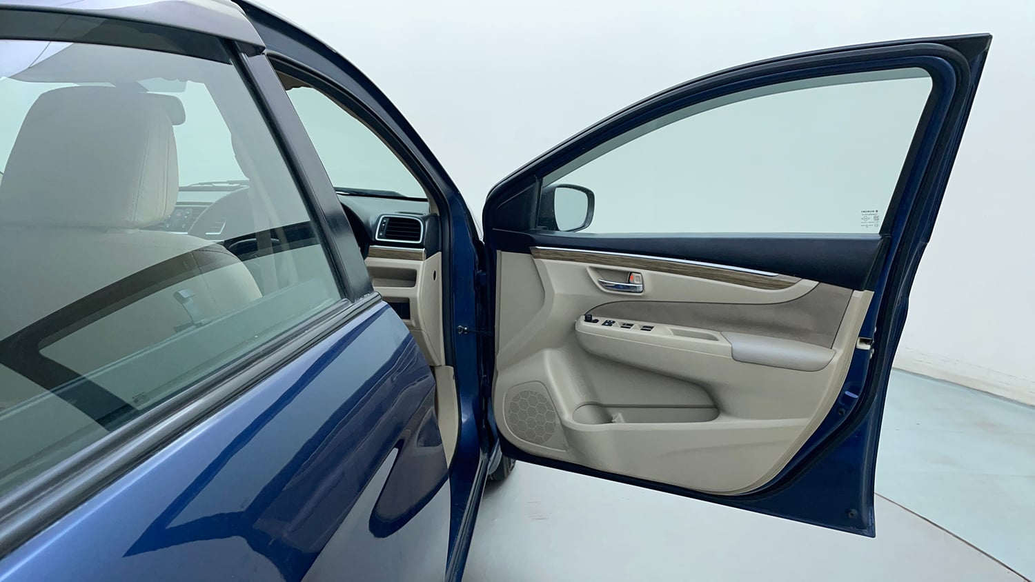 Used 2018 Maruti Suzuki Ciaz Zeta Hybrid 1.5 AT Petrol Automatic interior RIGHT FRONT DOOR OPEN VIEW