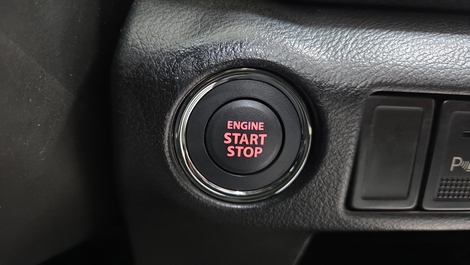 Used 2016 Maruti Suzuki S-Cross Zeta 1.3 Diesel Manual top_features Keyless start
