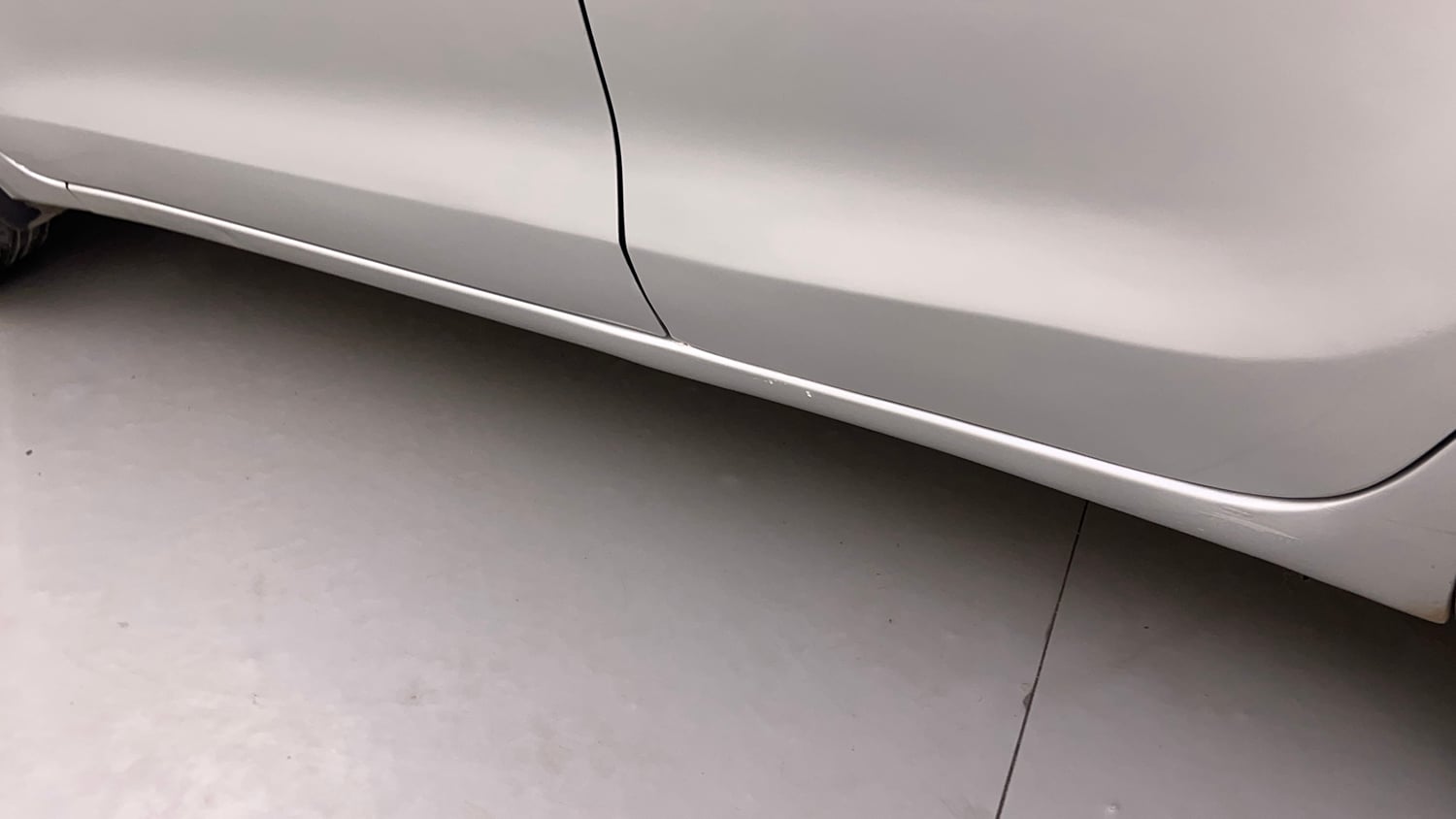 Used 2019 Maruti Suzuki Swift ZXi AMT Petrol Automatic dents MINOR SCRATCH