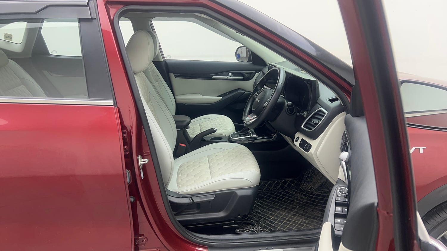 Used 2022 kia Seltos HTX 1.5 IVT Petrol Automatic interior RIGHT SIDE FRONT DOOR CABIN VIEW