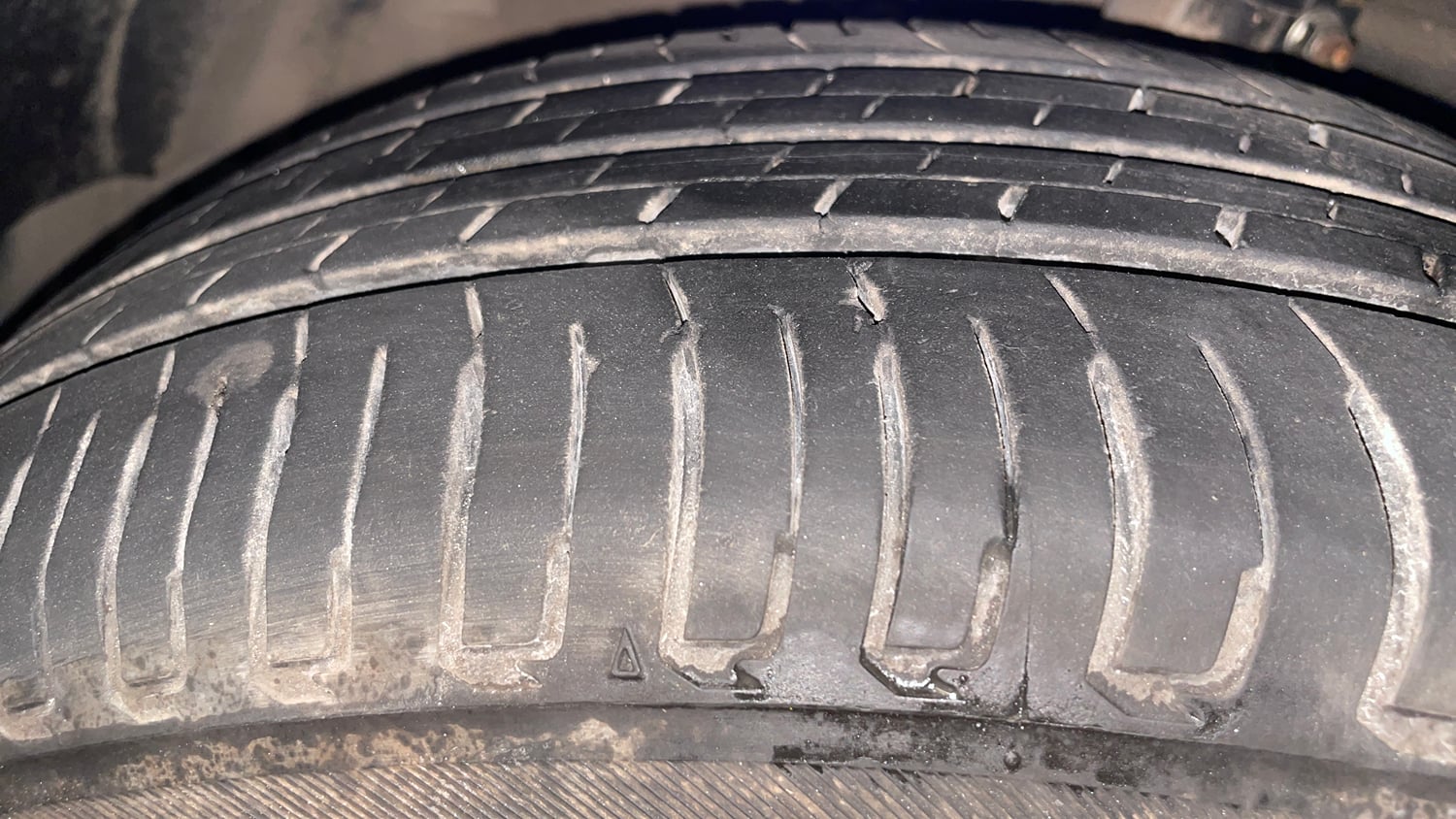Used 2018 Maruti Suzuki Ciaz Zeta Hybrid 1.5 AT Petrol Automatic tyres LEFT FRONT TYRE TREAD VIEW