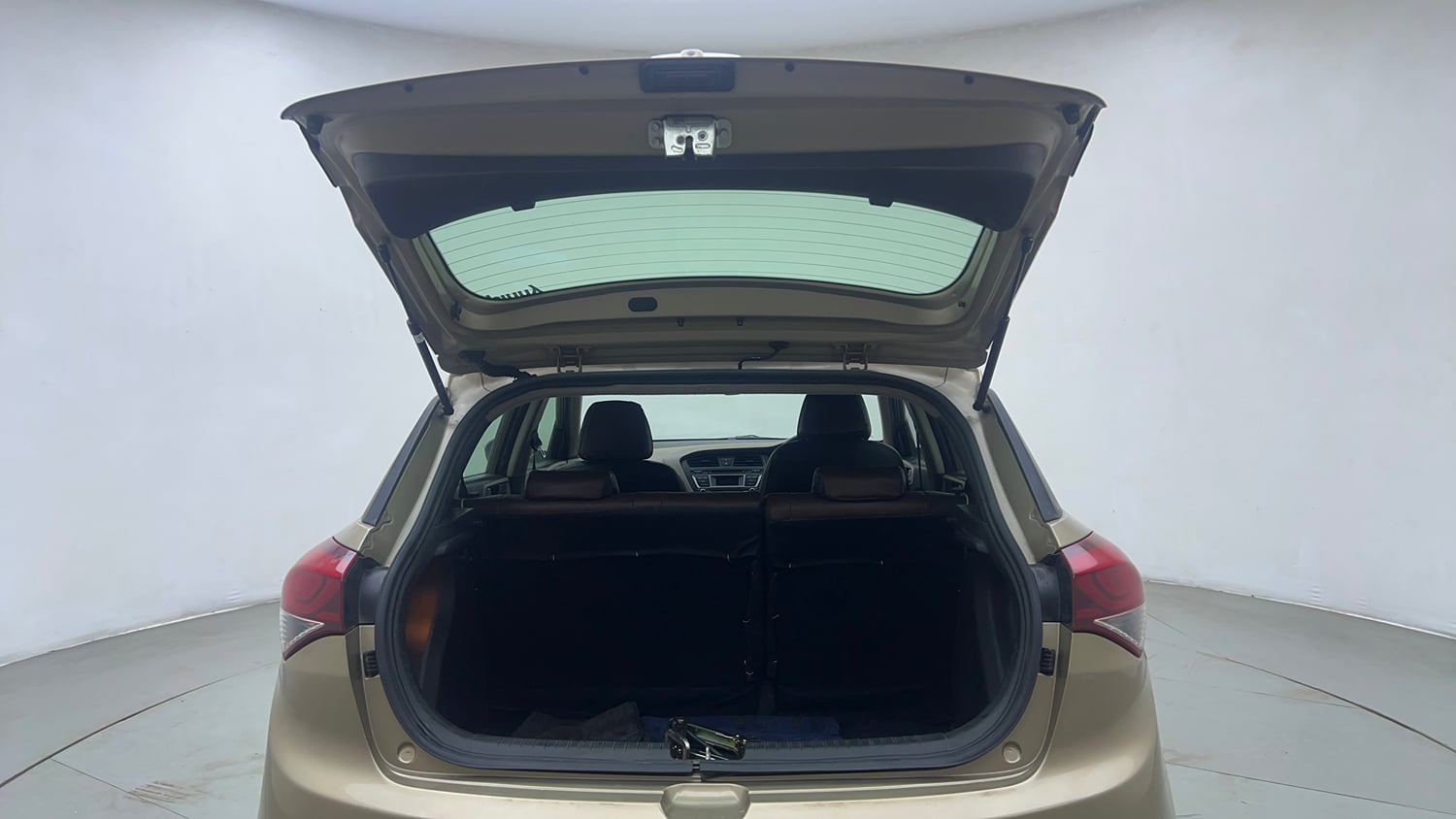 Used 2015 Hyundai Elite i20 Asta 1.2 Petrol Manual interior DICKY DOOR OPEN VIEW