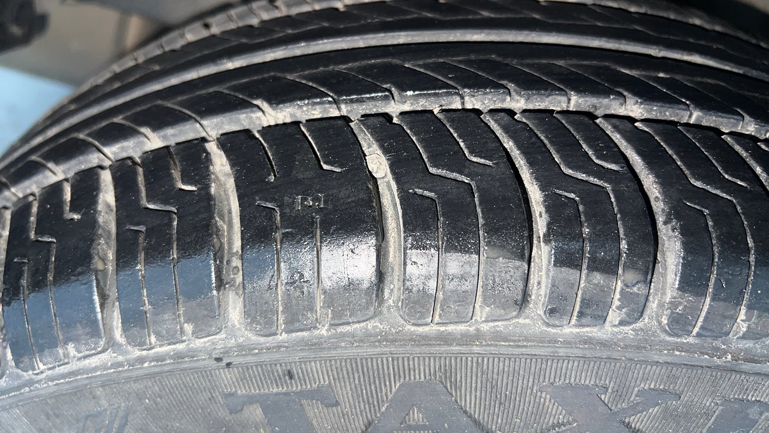 Used 2014 Honda Amaze 1.2 VX AT i-VTEC Petrol Automatic tyres RIGHT REAR TYRE TREAD VIEW