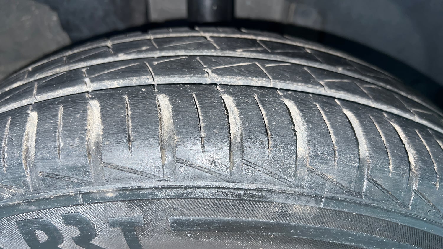 Used 2023 Renault Kwid RXT 1.0 Petrol Manual tyres RIGHT FRONT TYRE TREAD VIEW