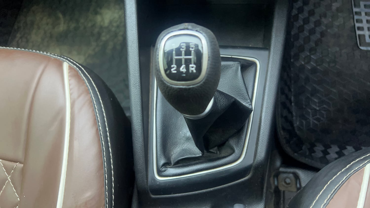 Used 2015 Hyundai Elite i20 Asta 1.2 Petrol Manual interior GEAR  KNOB VIEW