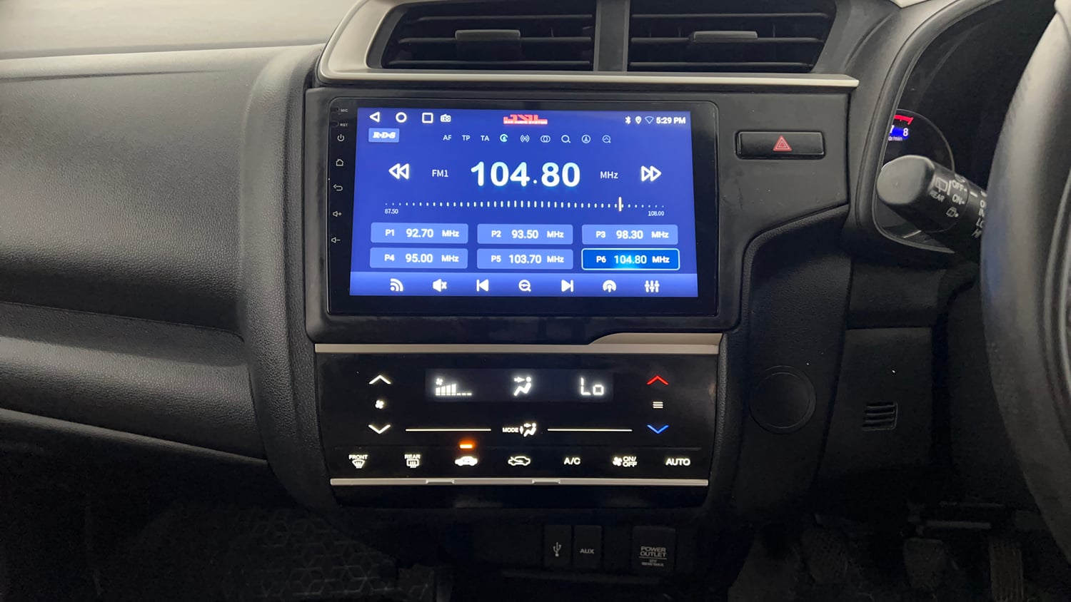 Used 2016 Honda Jazz V Petrol Petrol Manual interior MUSIC SYSTEM & AC CONTROL VIEW