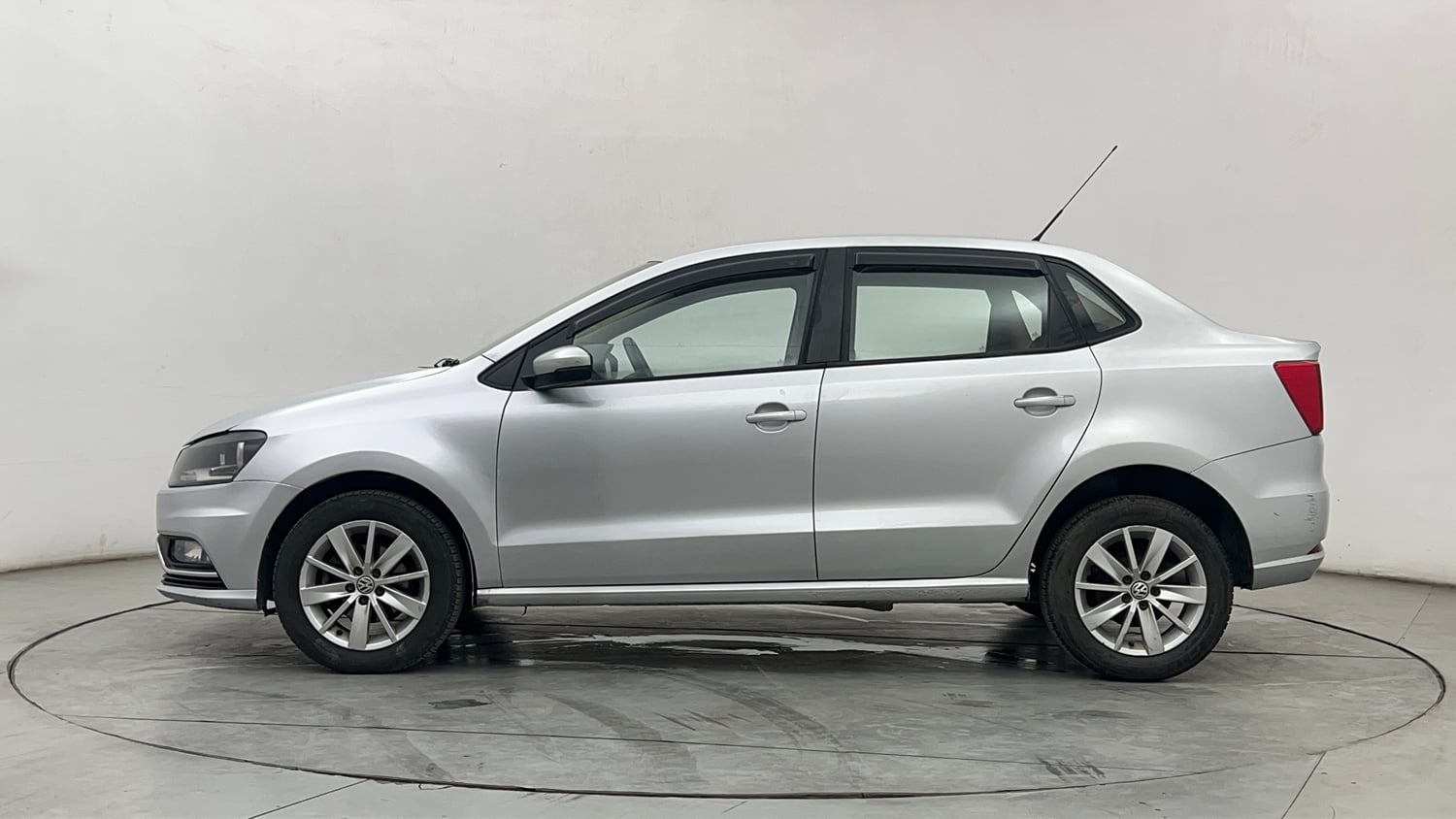 Used 2016 Volkswagen Ameo Highline1.2L (P) Petrol Manual exterior LEFT SIDE VIEW
