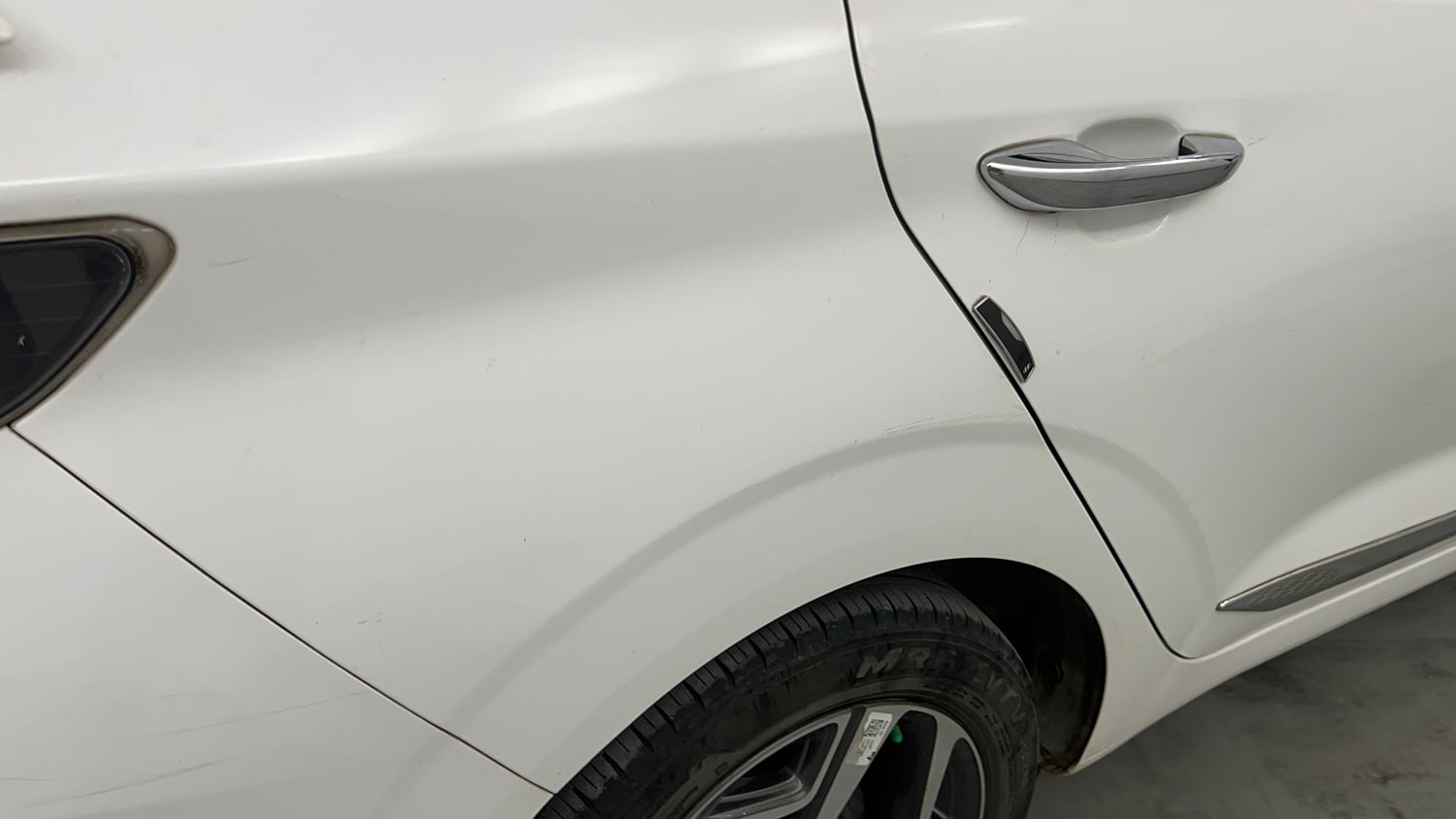 Used 2023 Hyundai Aura SX 1.2 CNG Cng Manual dents MINOR SCRATCH