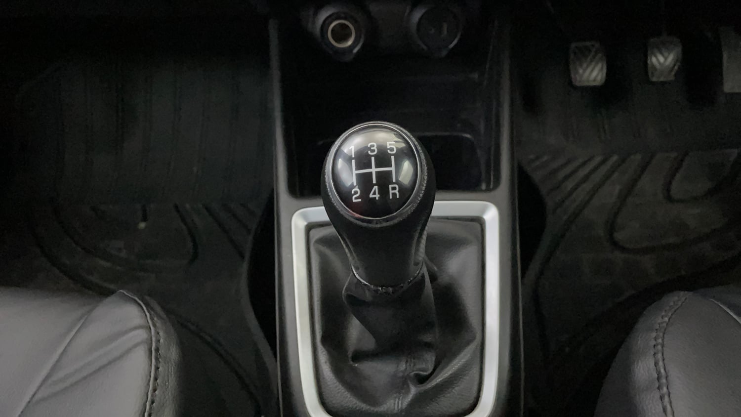 Used 2018 Maruti Suzuki Swift ZXi Plus Petrol Manual interior GEAR  KNOB VIEW
