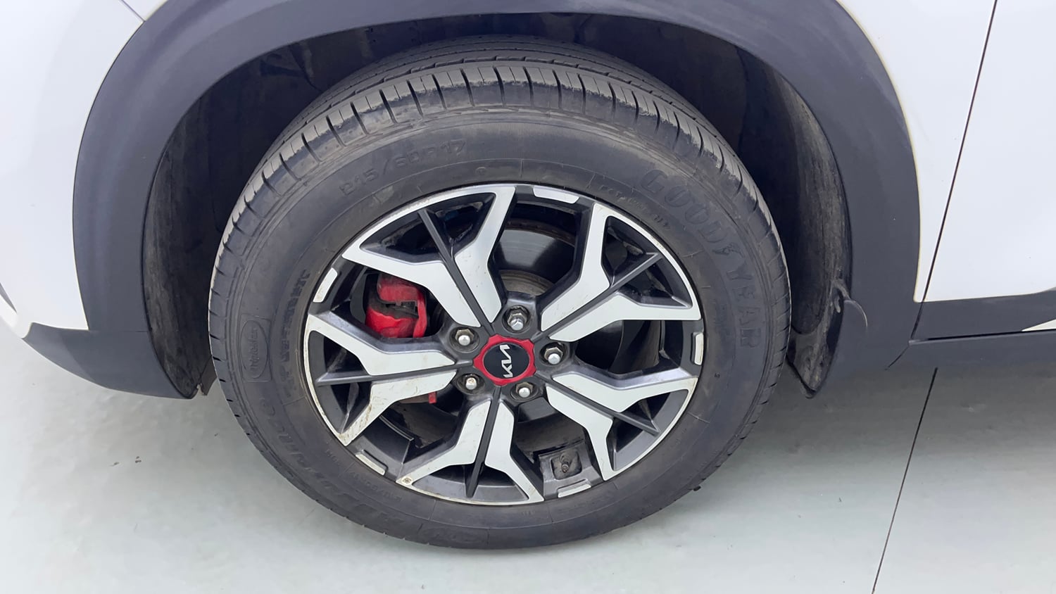Used 2022 Kia Seltos GTX Plus 1.4 Petrol Manual tyres LEFT FRONT TYRE RIM VIEW