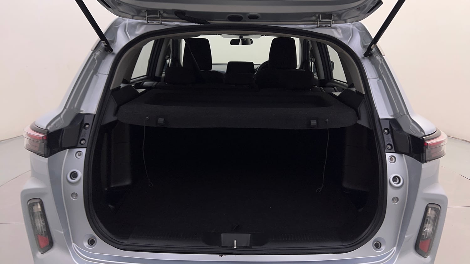 Used 2025 Maruti Suzuki Grand Vitara Delta Smart Hybrid Petrol Manual interior DICKY INSIDE VIEW