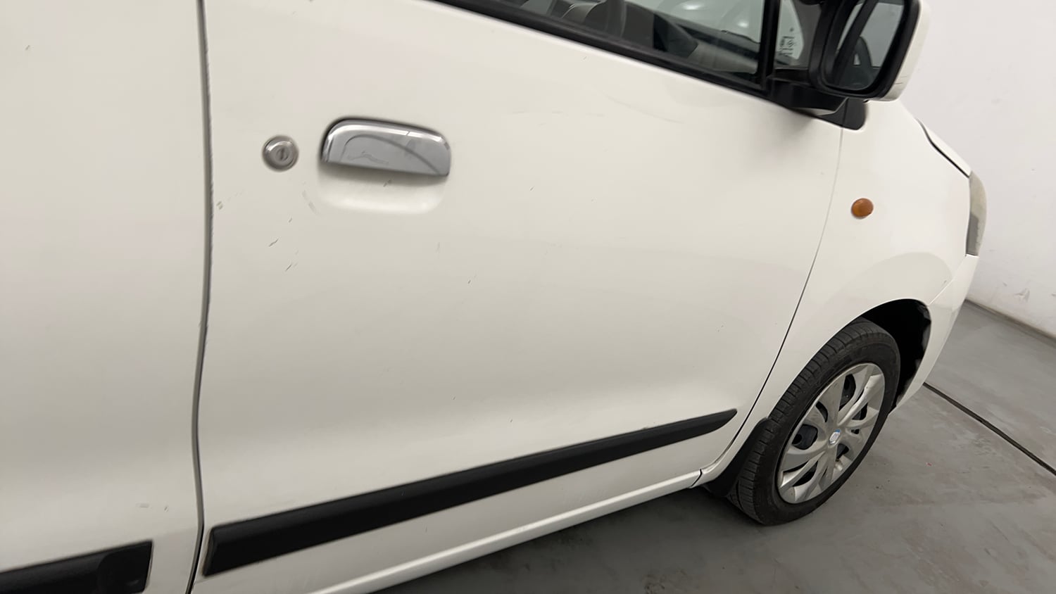 Used 2016 Maruti Suzuki Wagon R 1.0 VXI AMT Petrol Automatic dents MINOR DENT