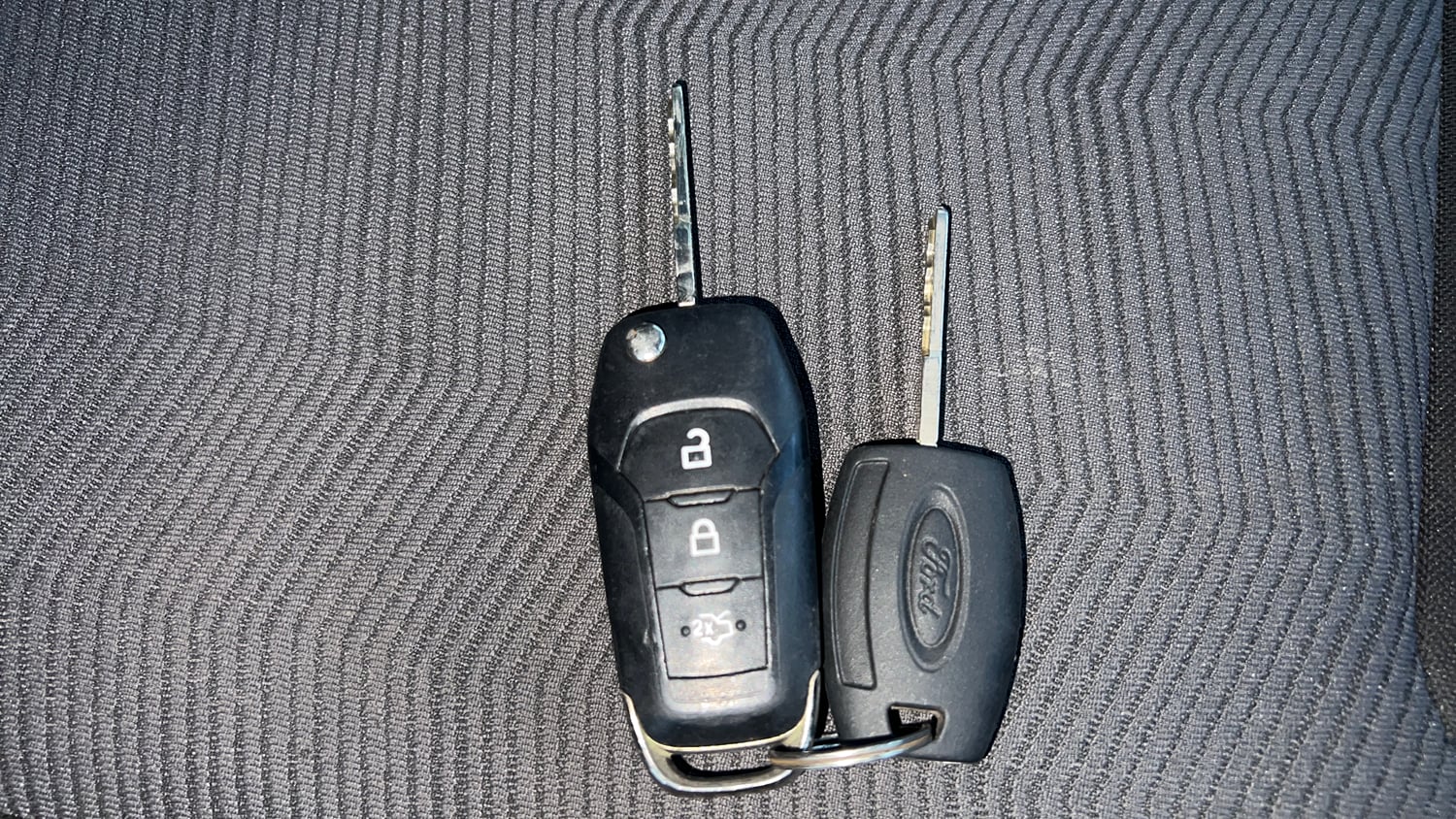 Used 2017 Ford Figo Titanium 1.2 Ti-VCT Petrol Manual extra CAR KEY VIEW