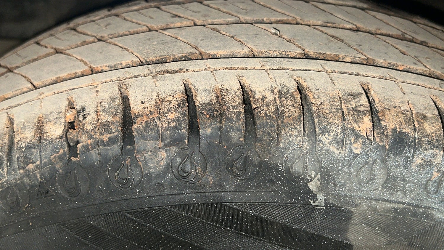 Used 2025 Tata Tiago XM Petrol Manual tyres RIGHT REAR TYRE TREAD VIEW