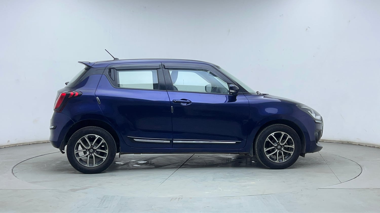 Used 2019 Maruti Suzuki Swift ZXi Plus AMT Petrol Automatic exterior RIGHT SIDE VIEW