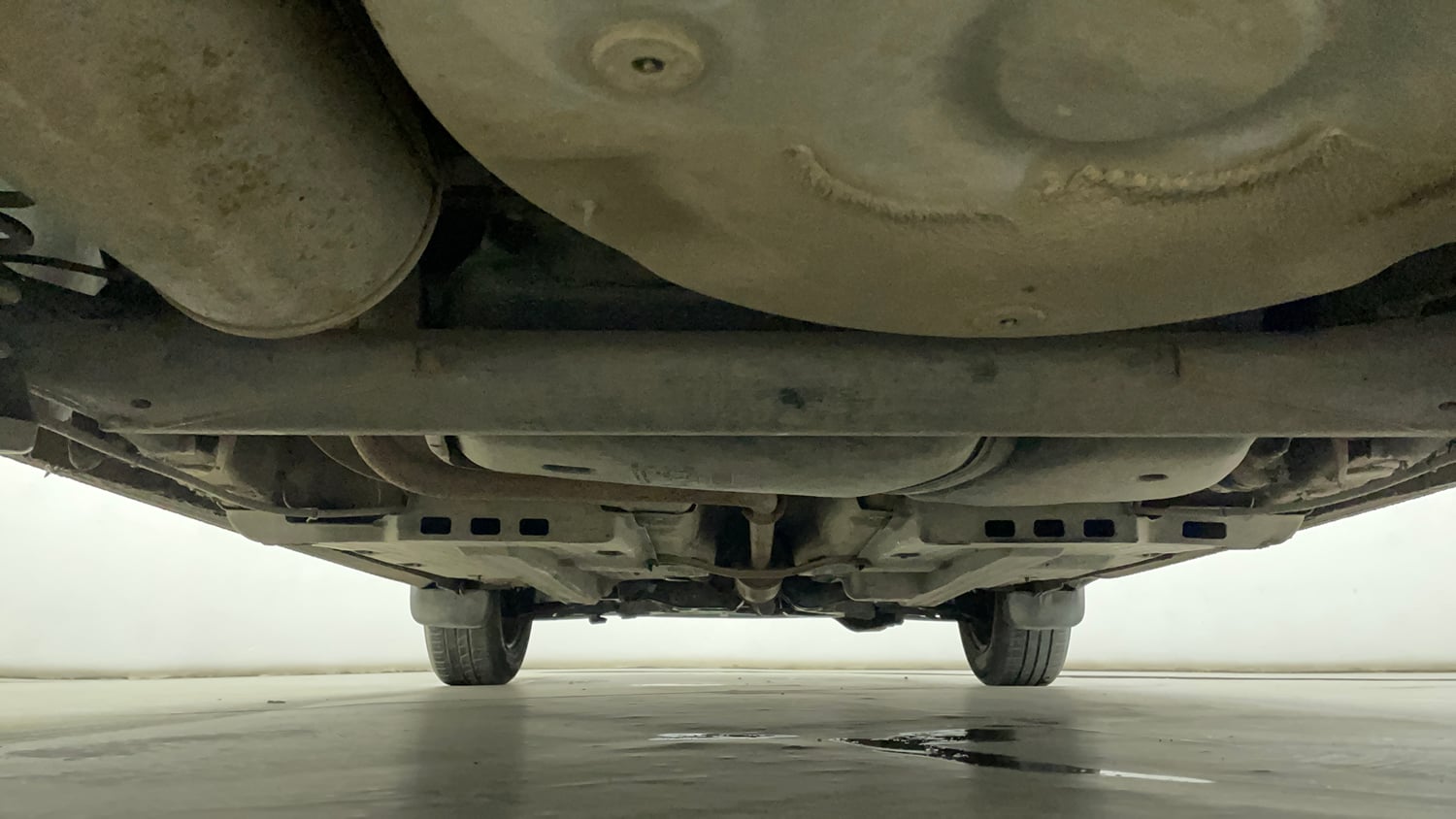 Used 2017 Volkswagen Polo Comfortline 1.2L (P) Petrol Manual extra REAR UNDERBODY VIEW (TAKEN FROM REAR)
