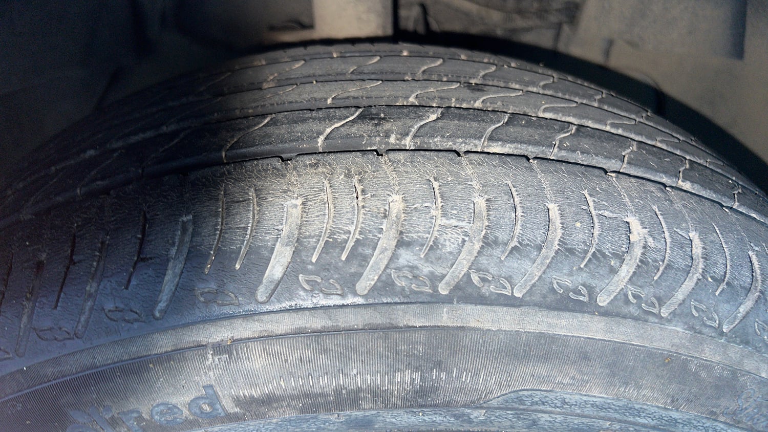 Used 2021 Tata Nexon XMA (S) Petrol Automatic tyres RIGHT FRONT TYRE TREAD VIEW