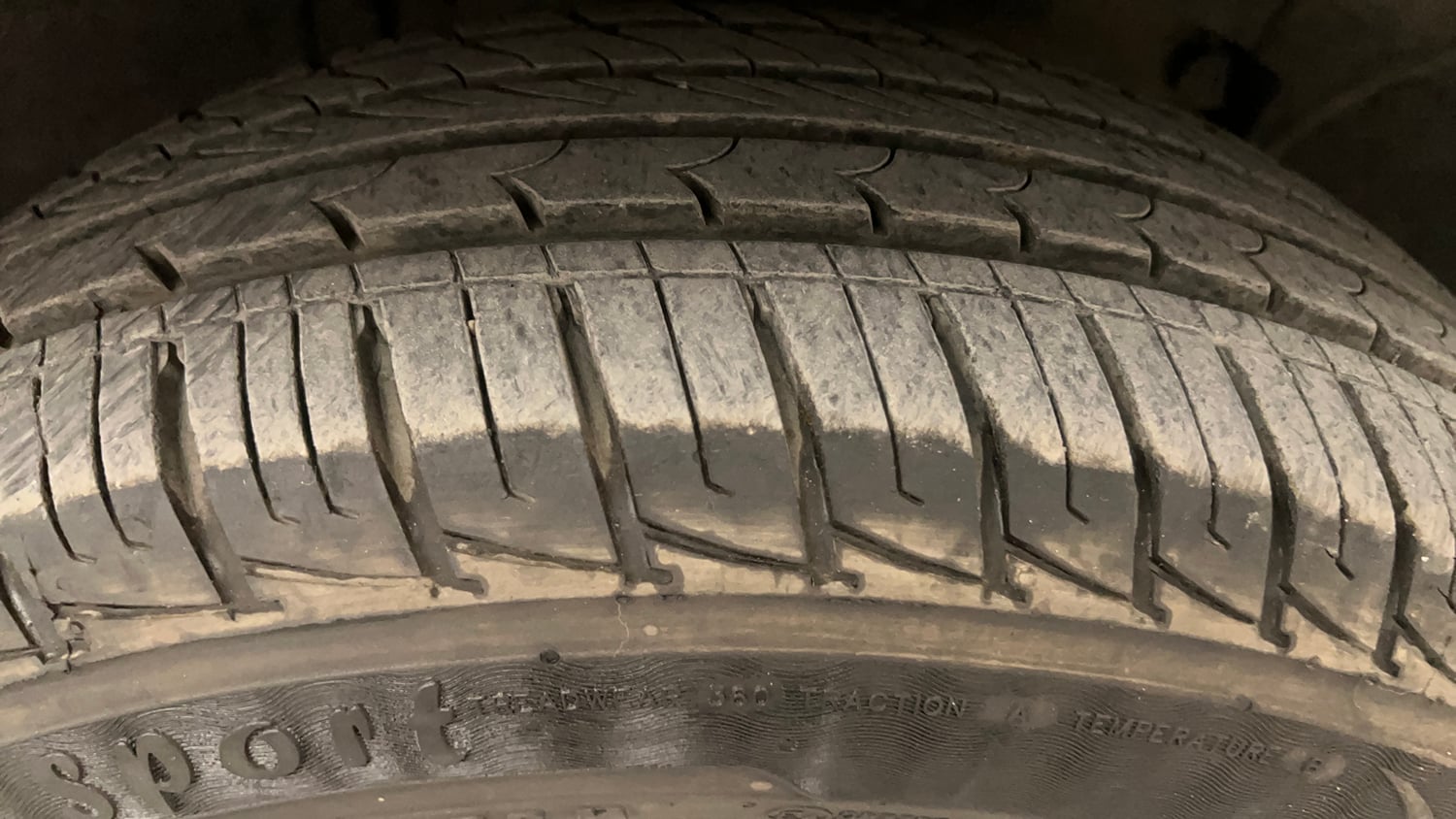 Used 2016 Renault Duster 85 PS RXZ 4X2 MT Diesel Manual tyres RIGHT FRONT TYRE TREAD VIEW