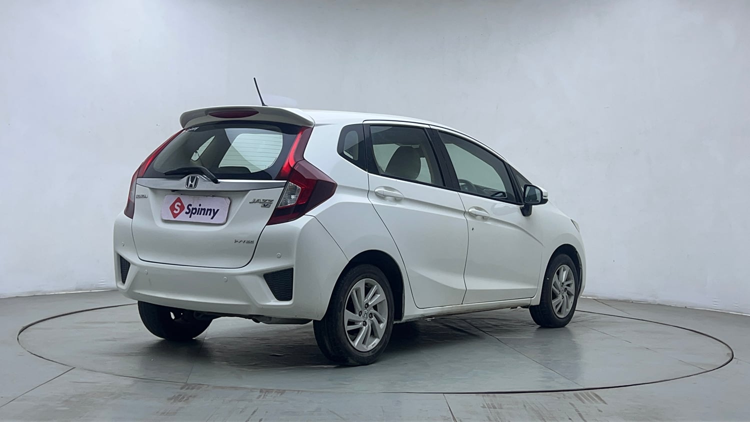Used 2015 Honda Jazz V Petrol Petrol Manual exterior RIGHT REAR CORNER VIEW