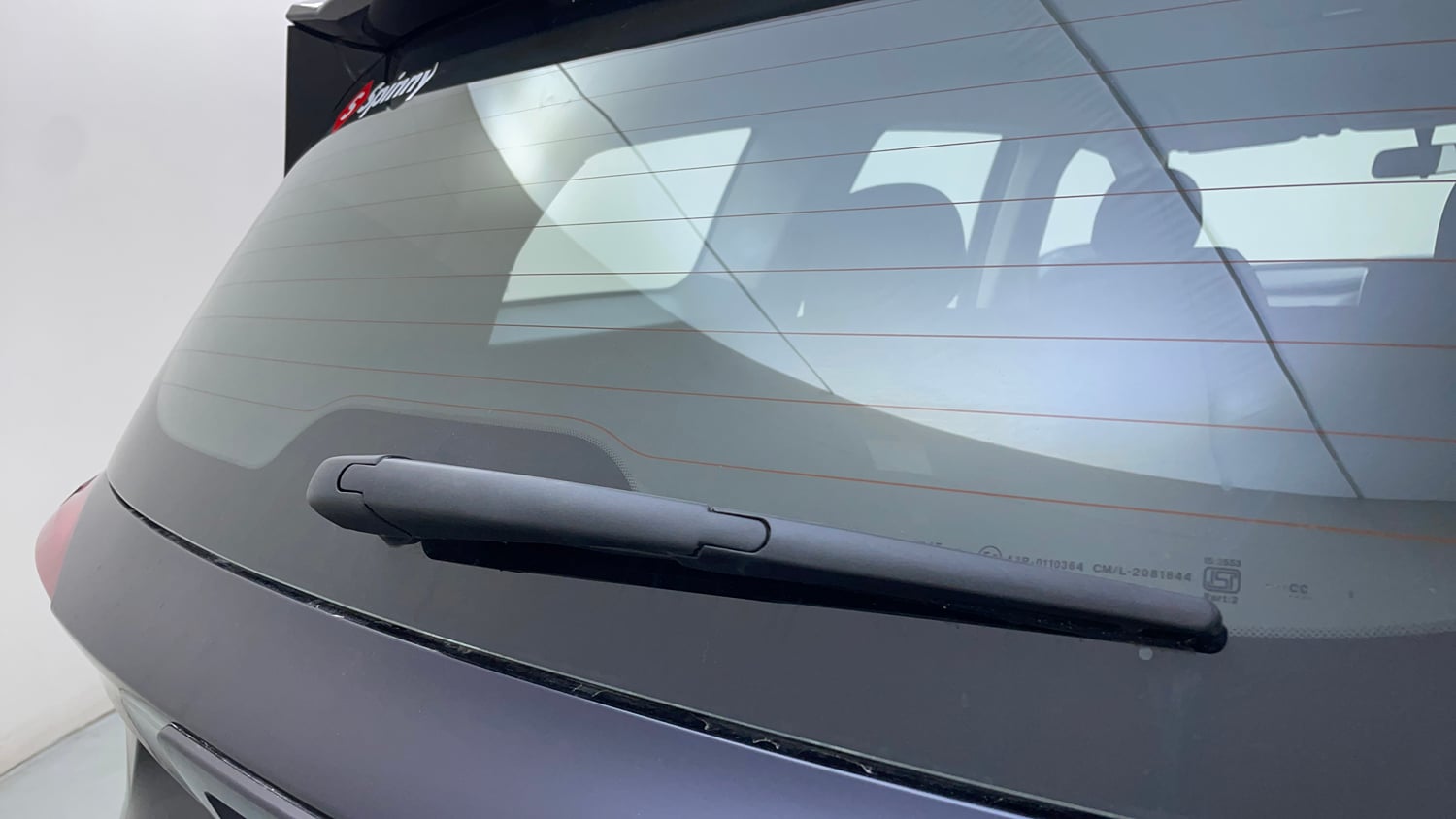 Used 2022 Mahindra XUV700 AX 3 Petrol MT 5 STR Petrol Manual top_features Rear wiper