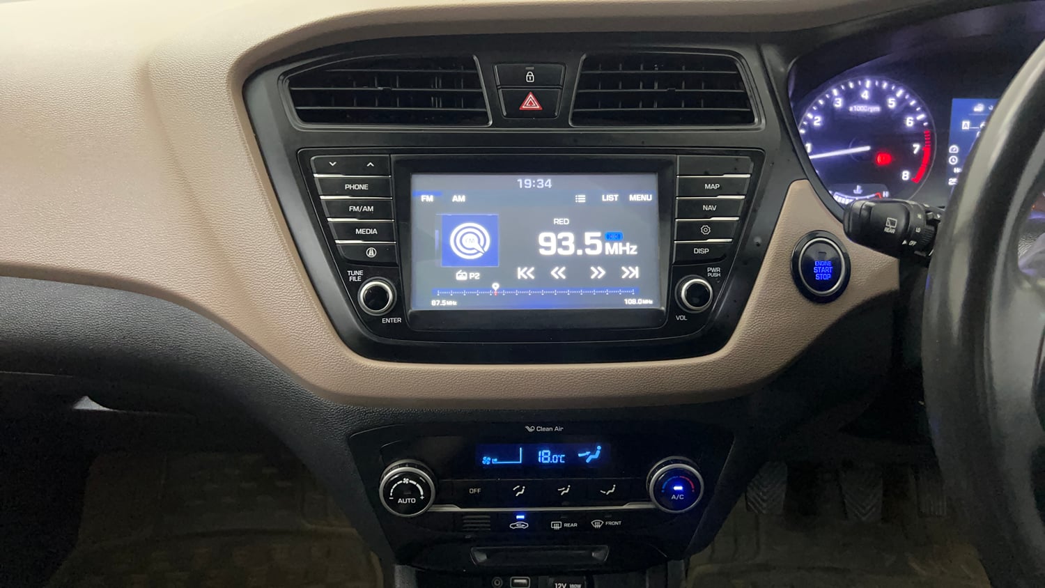 Used 2018 Hyundai Elite i20 Asta 1.2 (O) Petrol Manual interior MUSIC SYSTEM & AC CONTROL VIEW