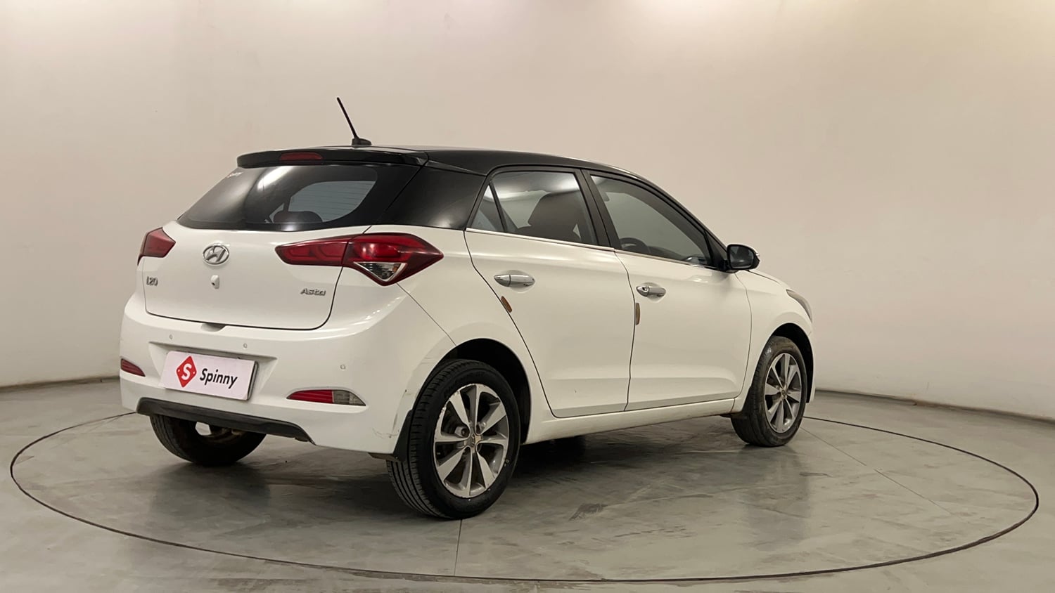 Used 2017 Hyundai Elite i20 Asta 1.2 Dual Tone Petrol Manual exterior RIGHT REAR CORNER VIEW