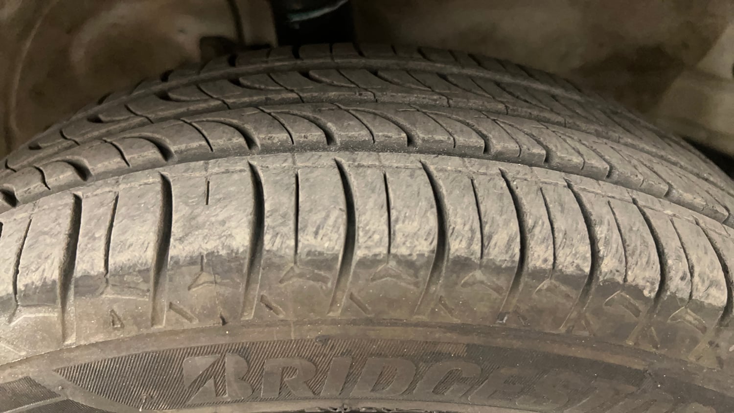 Used 2016 Maruti Suzuki Wagon R 1.0 VXI AMT Petrol Automatic tyres RIGHT FRONT TYRE TREAD VIEW