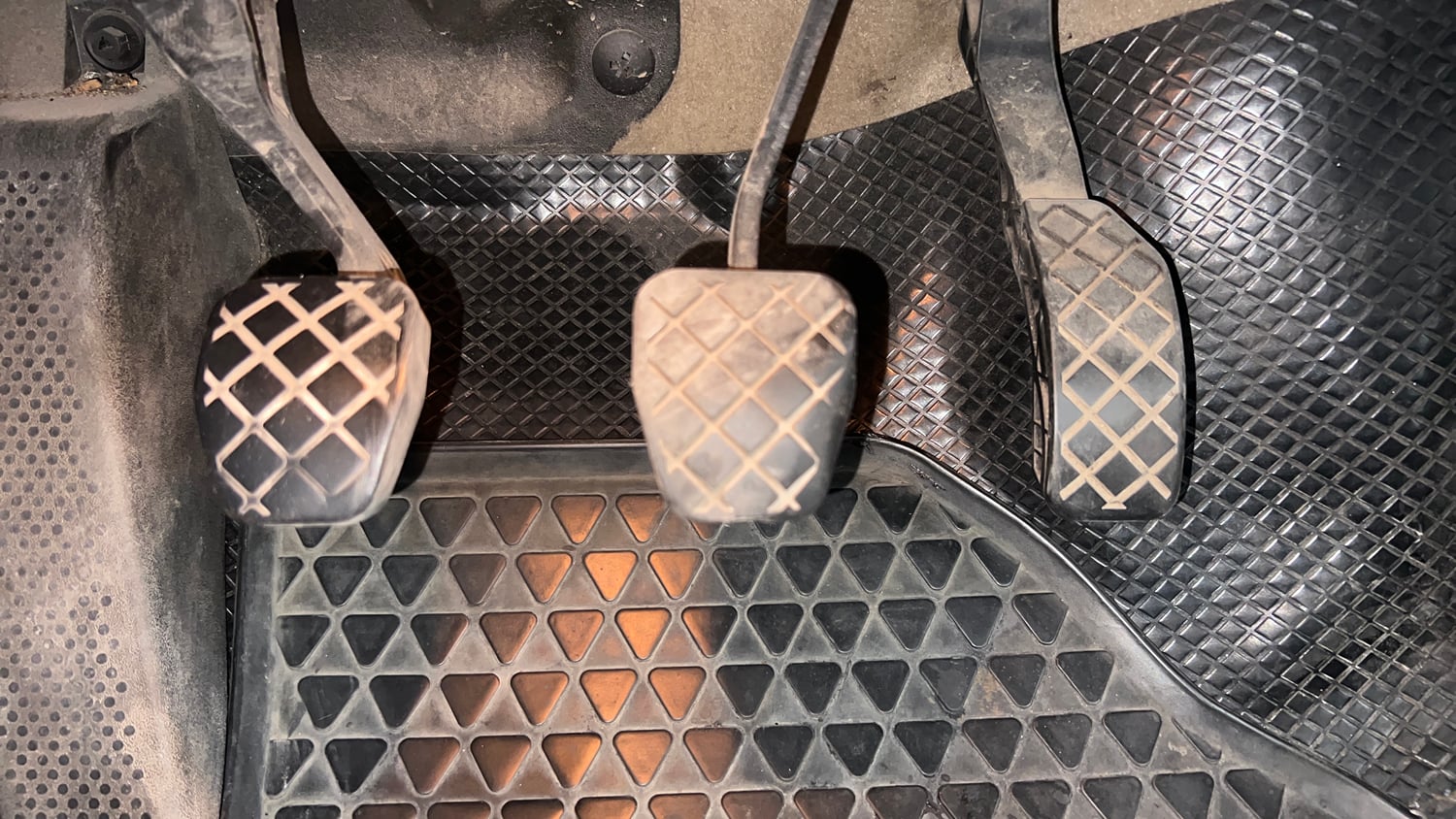 Used 2016 Volkswagen Ameo Highline1.2L (P) Petrol Manual interior PEDALS VIEW