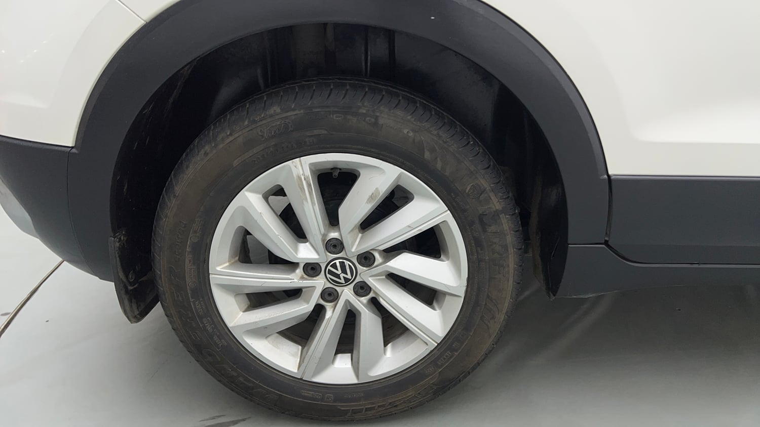 Used 2022 Volkswagen Taigun Highline 1.0 TSI AT Petrol Automatic tyres RIGHT REAR TYRE RIM VIEW