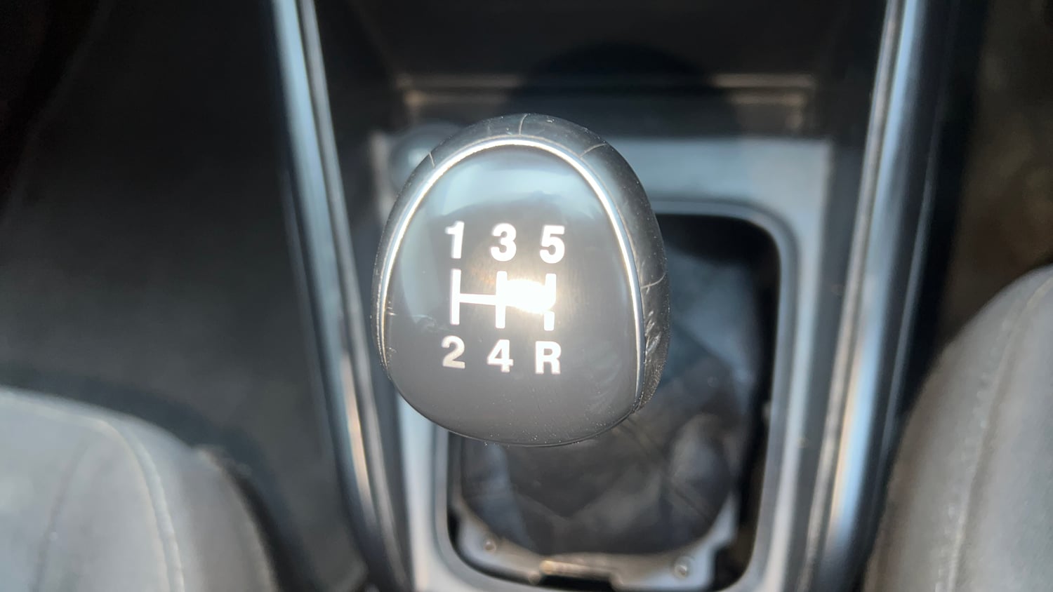 Used 2018 Ford EcoSport Trend + 1.5L TDCi Diesel Manual interior GEAR  KNOB VIEW