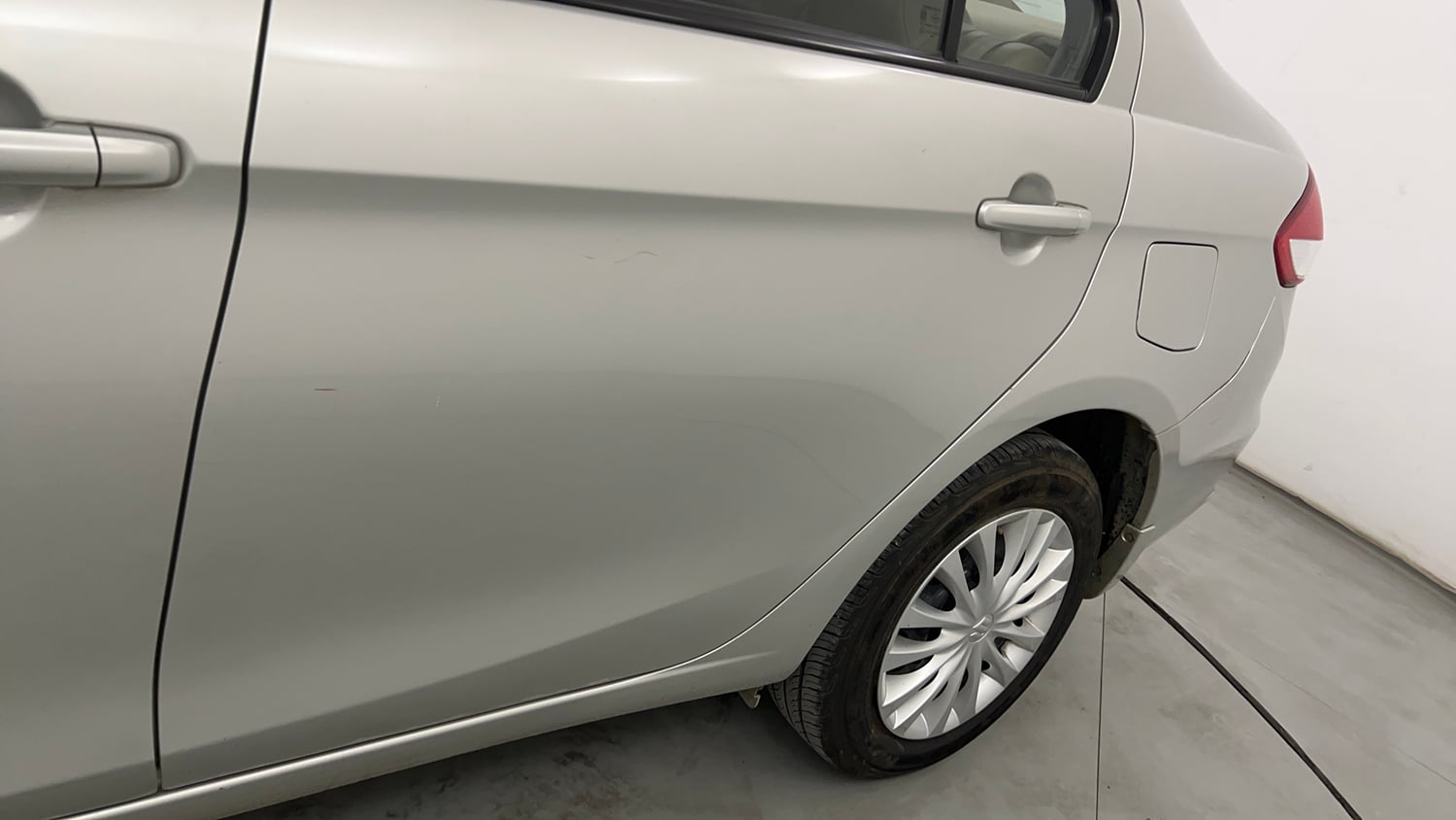 Used 2015 Maruti Suzuki Ciaz VXi+ Petrol Manual dents MINOR SCRATCH
