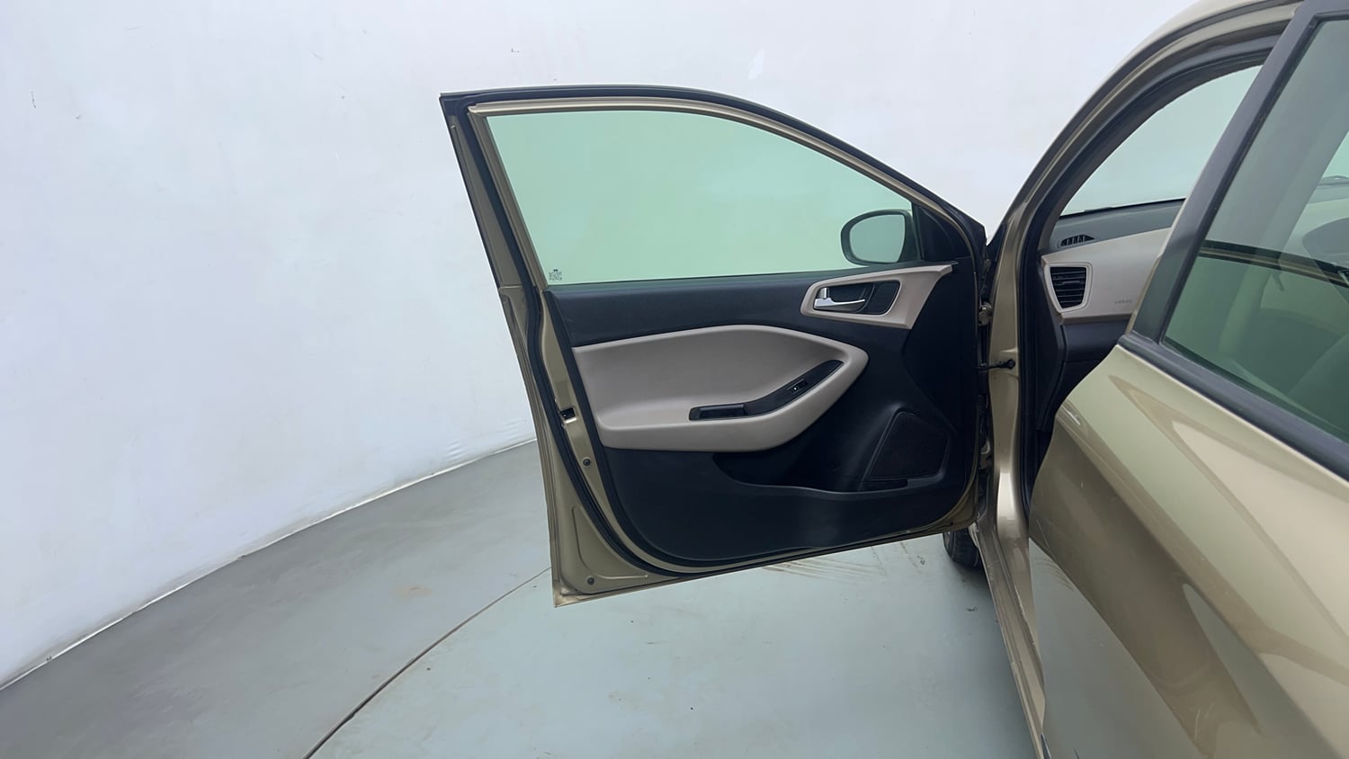Used 2015 Hyundai Elite i20 Asta 1.2 Petrol Manual interior LEFT FRONT DOOR OPEN VIEW
