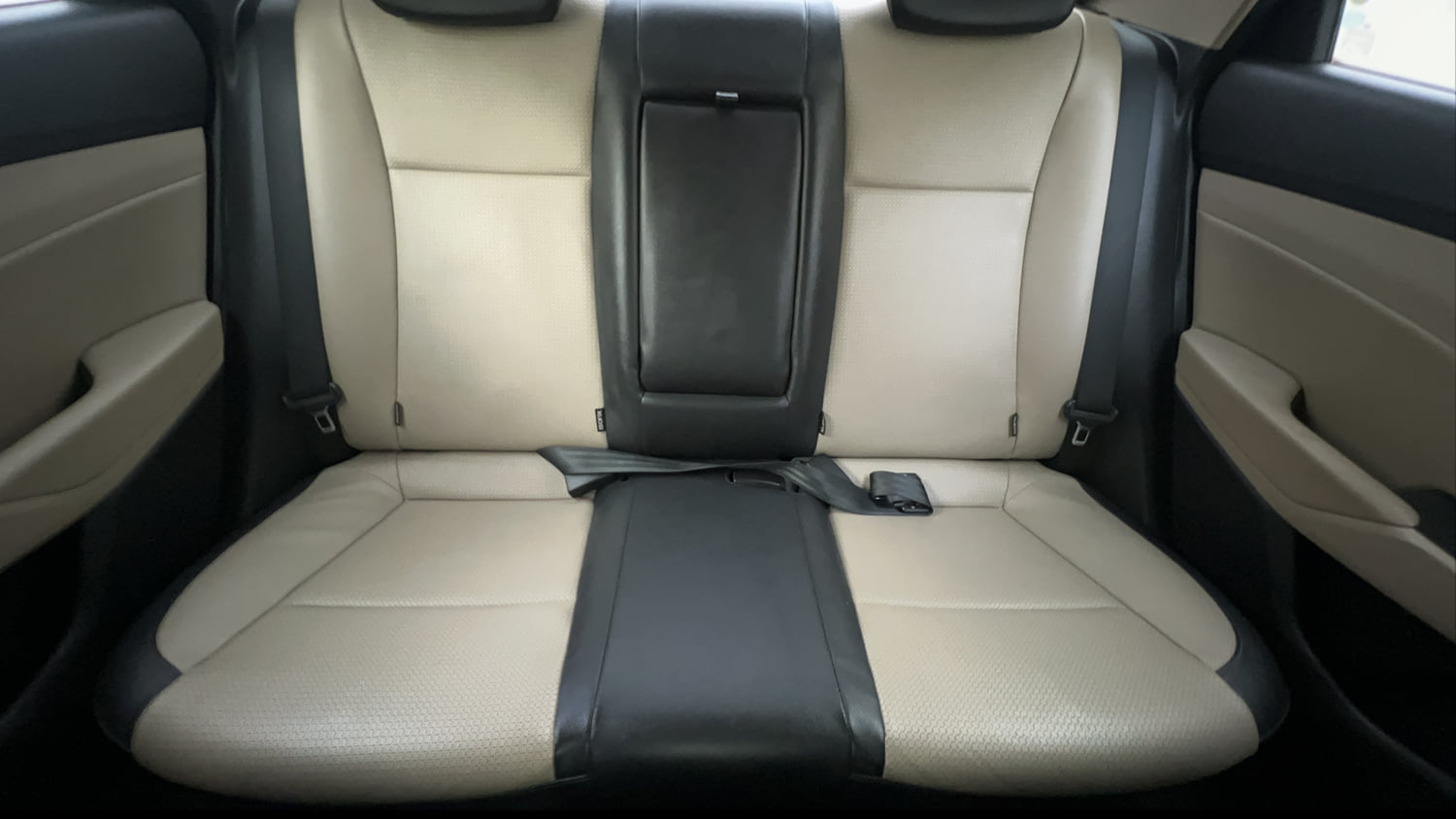 Used 2019 Hyundai Verna SX (O) 1.6 VTVT AT Petrol Automatic interior REAR SEAT CONDITION VIEW